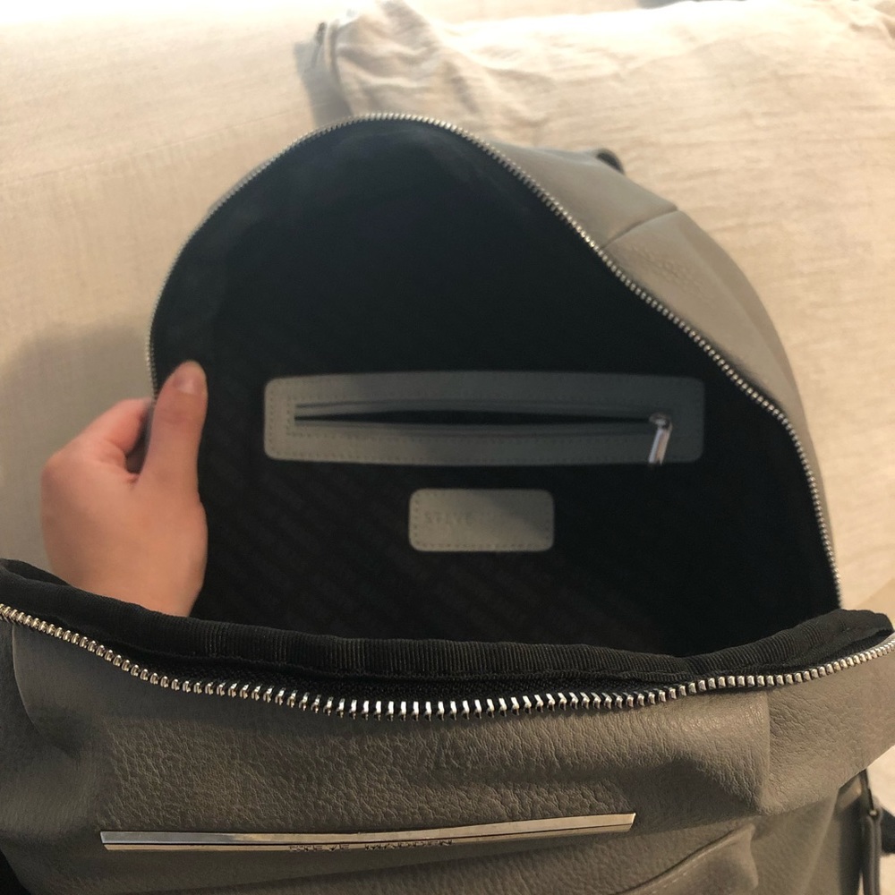 Steve Madden Backpack - Picture 3 of 4